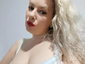 Myfreecams Free Porn Cam of ADELAIS