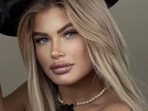Myfreecams Live Sex Cam of SylverEyesz