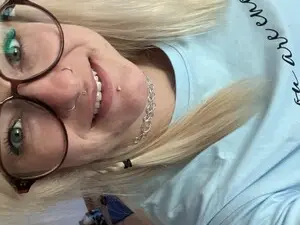 Myfreecams Adult Video Chat of ThickThighsOhMy