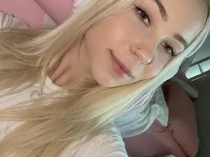 Myfreecams Watch Live Sex Cams of Snowkitty
