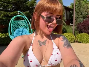 Myfreecams Free Porn Cam of VelvetEmber