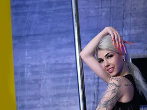 Myfreecams Sex Cam of SarahStrip