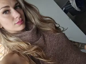 Myfreecams Adult Webcam of Ur_SexyWomen