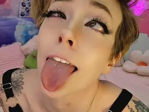 Myfreecams Adult Webcam of Riley_Cyriis