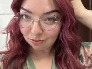Myfreecams Free Porn Cam of CurvyCate127
