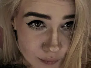 Myfreecams Nude Webcam of RedVelveten