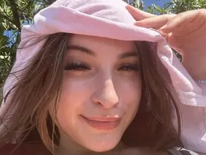 Myfreecams Watch Live Sex Cams of SarahRhyder