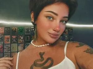Myfreecams Adult Webcam of LessaHost