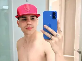 Streamate Free Live Porn of LeoDaviss