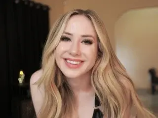 Streamate Adult Video Chat of pintsizedblonde
