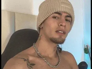 Streamate Live Sex Cam of kroddy_sw