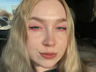 Streamate Adult Webcam of Lily_Flower69