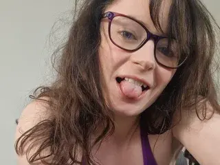 Streamate Free Live Porn of LucieWinters_UK