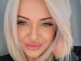 Streamate Free Live Porn of BustyEmaXX
