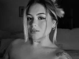 Streamate Free Live Porn of Ela_Curvy