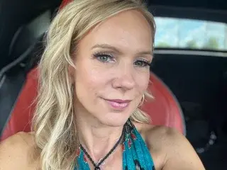 Streamate Live Sex Cam of BellaBare