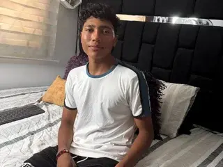 Streamate Watch Live Sex Cams of clardrousee