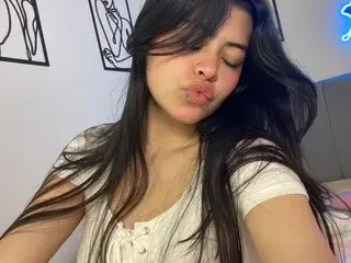 Streamate Adult Webcam of PaulinaMoure