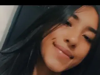 Streamate Live Porn of KiraaMoon69