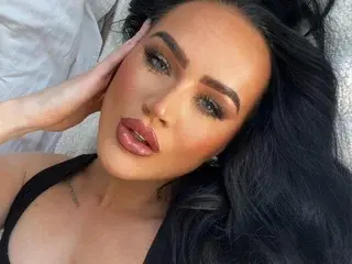 Streamate Free Porn Cam of Lola_Valentina