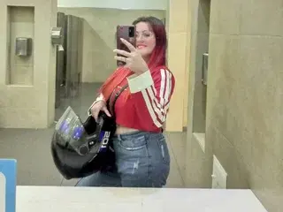 Streamate Free Porn Cam of Carolinhe26