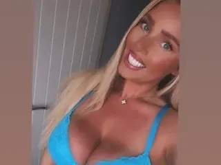 Streamate Live Sex Cam of CandyKay25
