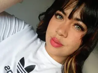 Streamate Free Porn Cam of AliceTylor111