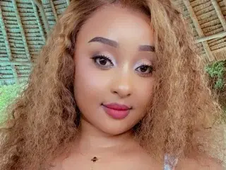 Streamate Free Porn Cam of TeeBoobsie