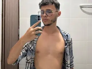 Streamate Live Sex Cam of ALHAN_SILVER