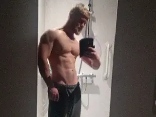 Streamate Live Porn of Mr_Mysterious69