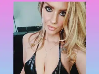 Streamate Sex Cam of Ellie_Conrad
