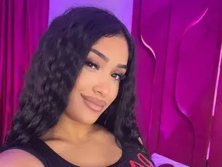 Streamate Free Live Porn of Kira_Krush