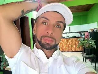 Streamate Live Sex Cam of pervertArian