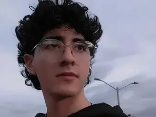Streamate Live Sex Cam of ElliotNoir