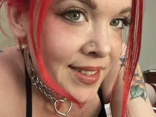 Streamate Adult Video Chat of TemptingTiny