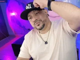 Streamate Free Live Porn of Bigass_Bear