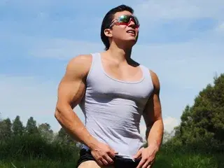 Streamate Live Porn of clark_paul
