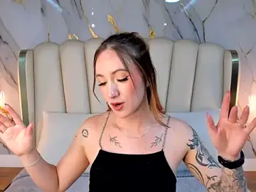 Stripchat Live Sex Cam of Hannah_Lane