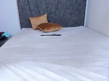 Stripchat Free Porn Cam of bella-black