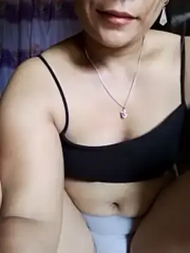 Stripchat Best live sex cam show of mami-rubi