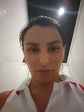 Stripchat Sex Cam of Izabella_Bella