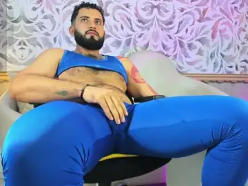 Stripchat Nude Webcam of bear_mao_