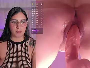 Stripchat Live Sex Cam of Jasmine-Love