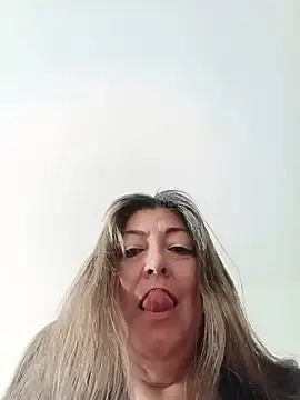 Stripchat Sex Cam of emma_tour