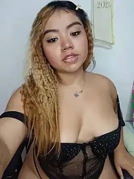 Stripchat Sex Cam of Emily__Hott