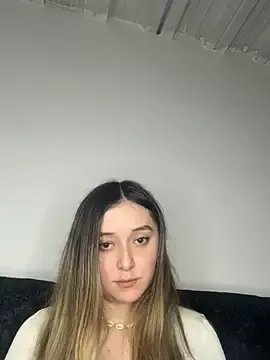 Stripchat Sex Cam of Sarisloves