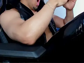 Stripchat Adult Webcam of Tommy_Bred