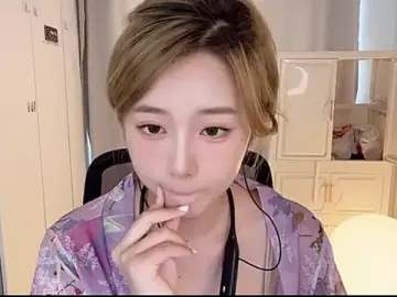 Stripchat Sex Cam of yiyi5588