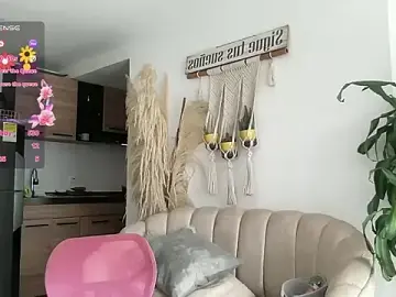 Stripchat Free Porn Cam of isa_fox_23