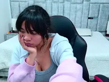 Stripchat Adult Webcam of laureentt_